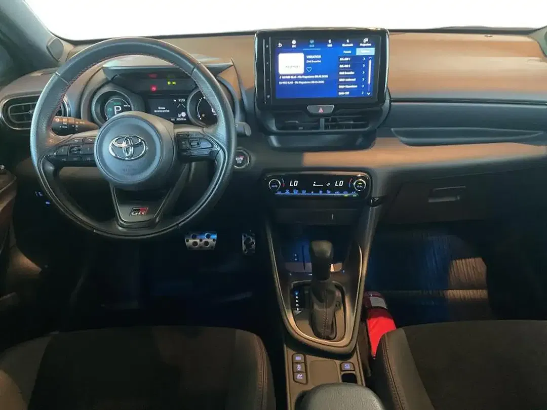 Toyota Yaris GR Sport - Thumbnail 7