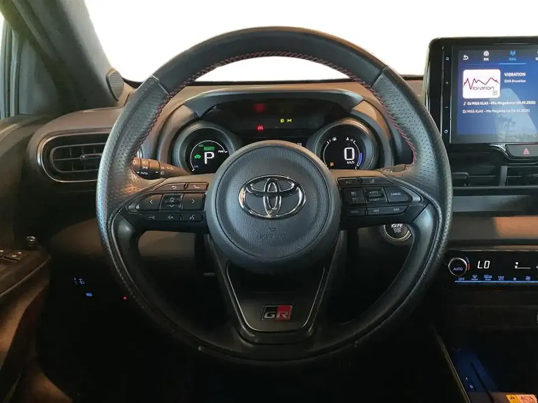 Toyota Yaris GR Sport - Thumbnail 8