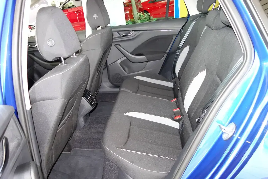 Skoda Kamiq 1.0 TSI Selection - Thumbnail 13