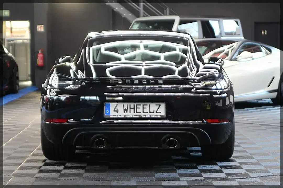 Porsche Cayman 4.0 GTS - Thumbnail 4