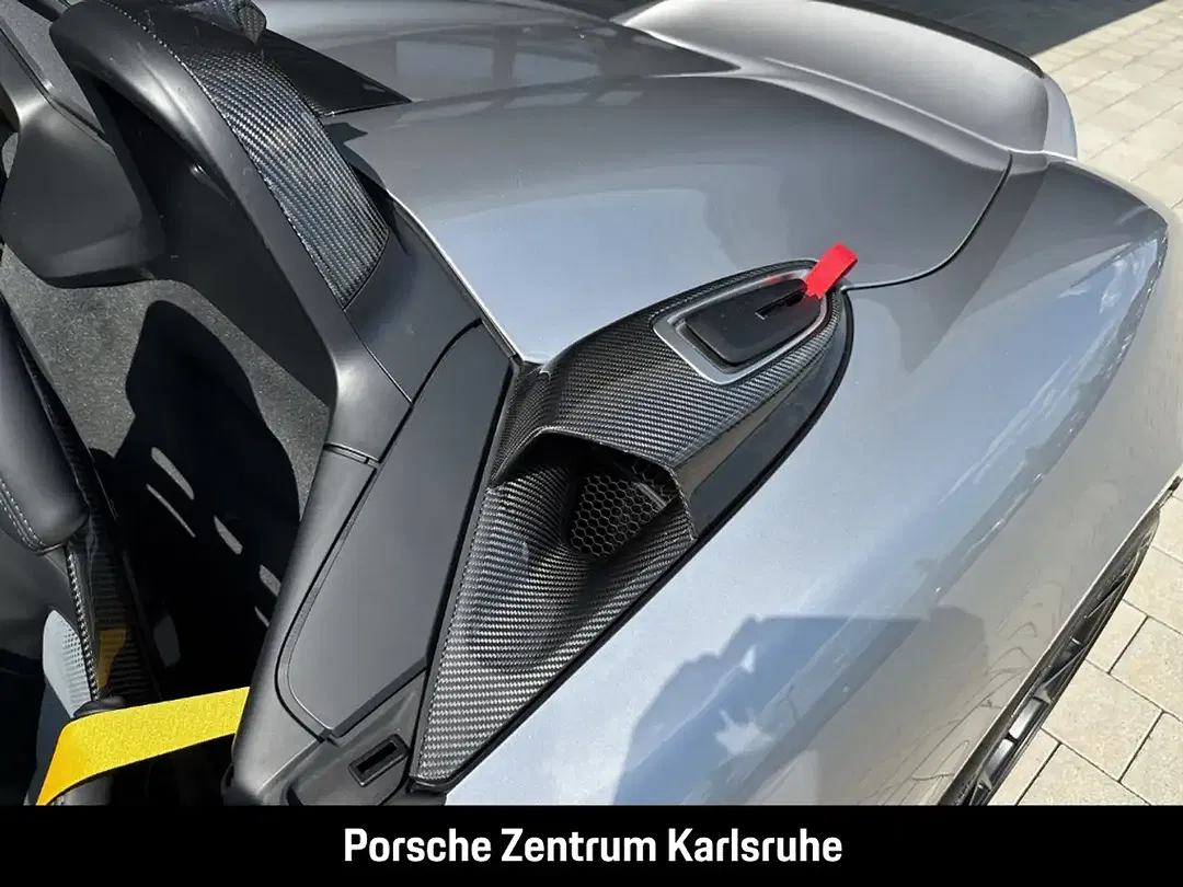 Porsche 718 Spyder RS - Thumbnail 13