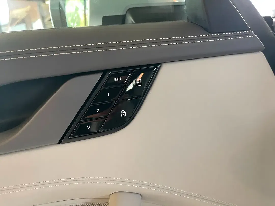 Porsche 911 Carrera Coupe - Thumbnail 13