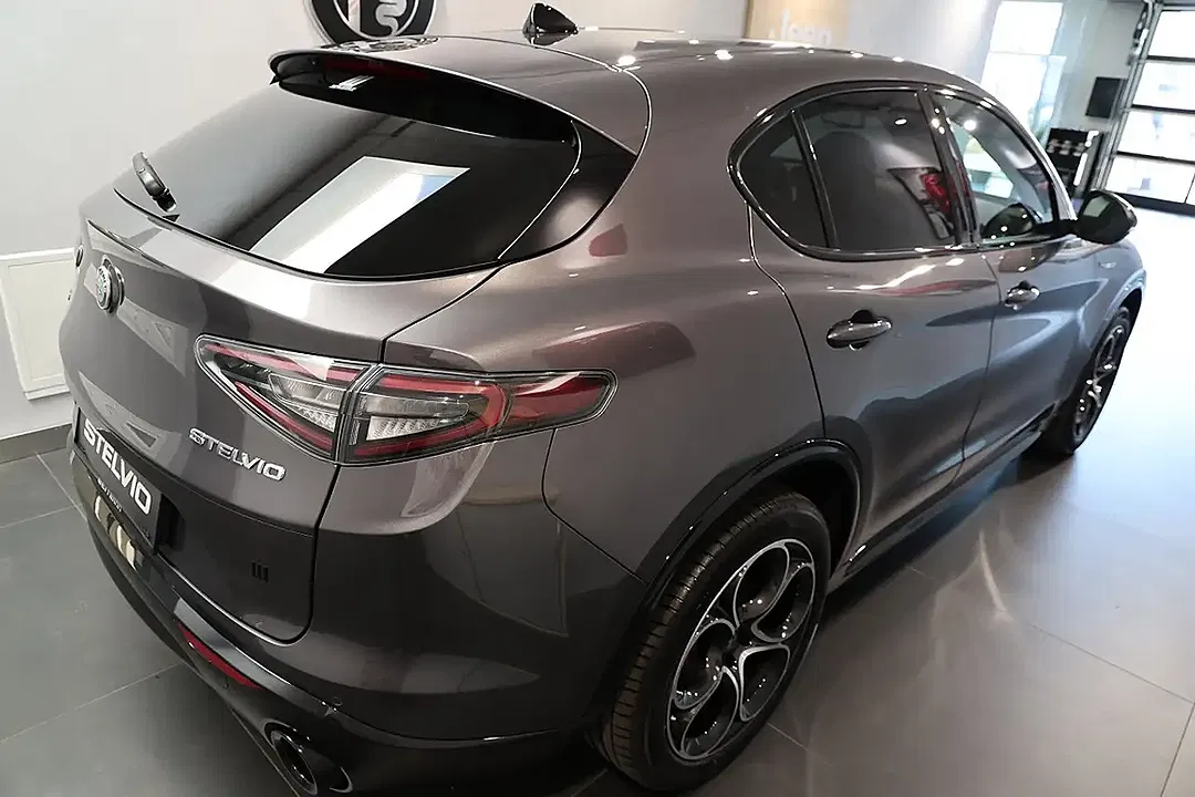 Alfa Romeo Stelvio 2.2 16V Q4 Veloce - Thumbnail 5