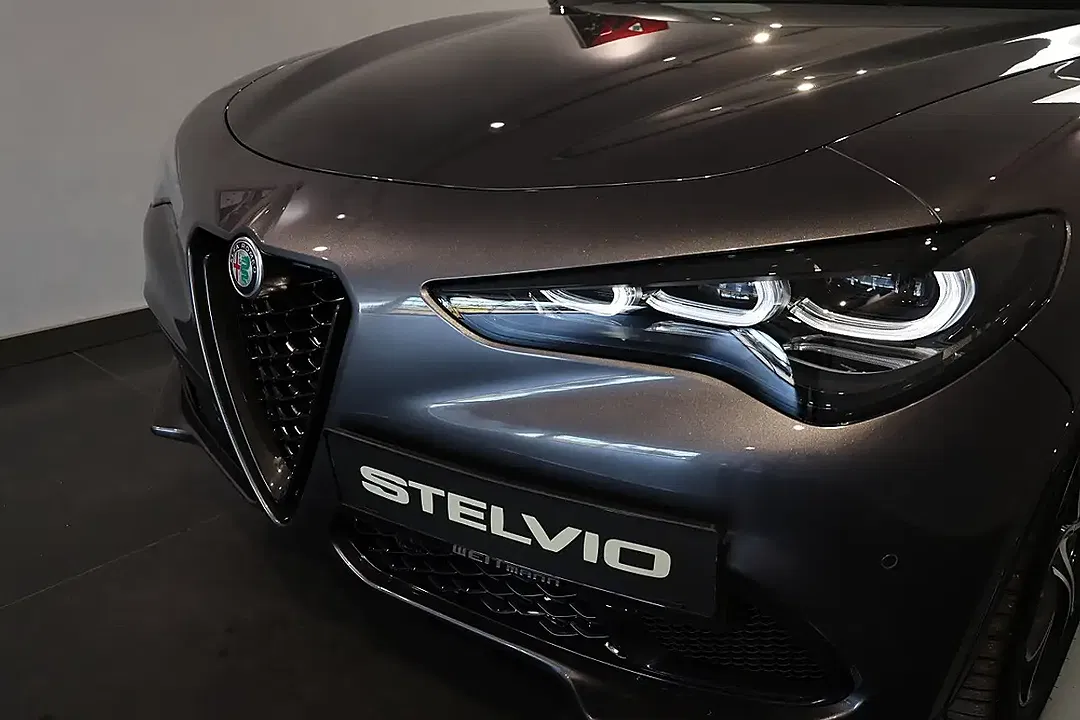 Alfa Romeo Stelvio 2.2 16V Q4 Veloce - Thumbnail 8