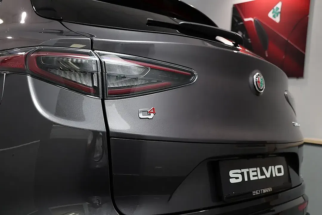 Alfa Romeo Stelvio 2.2 16V Q4 Veloce - Thumbnail 9