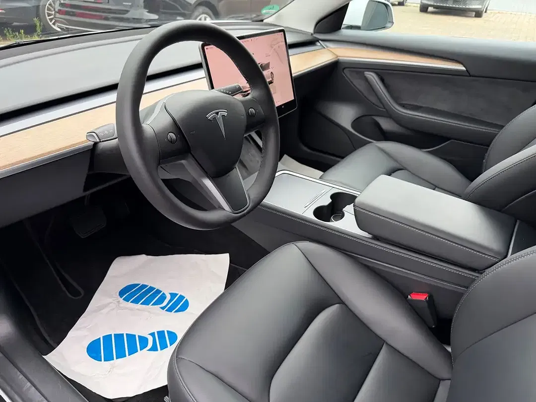 Tesla Model 3 AWD Dual Motor Long Range - Thumbnail 13