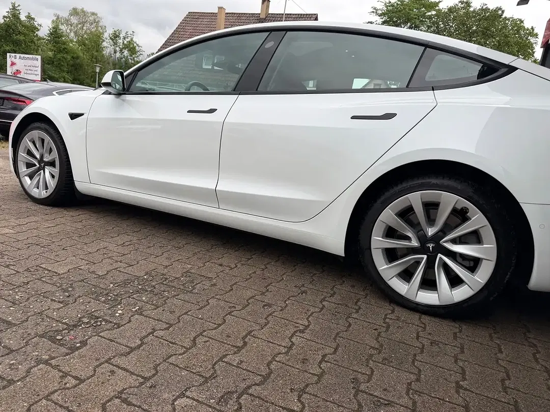 Tesla Model 3 AWD Dual Motor Long Range - Thumbnail 5