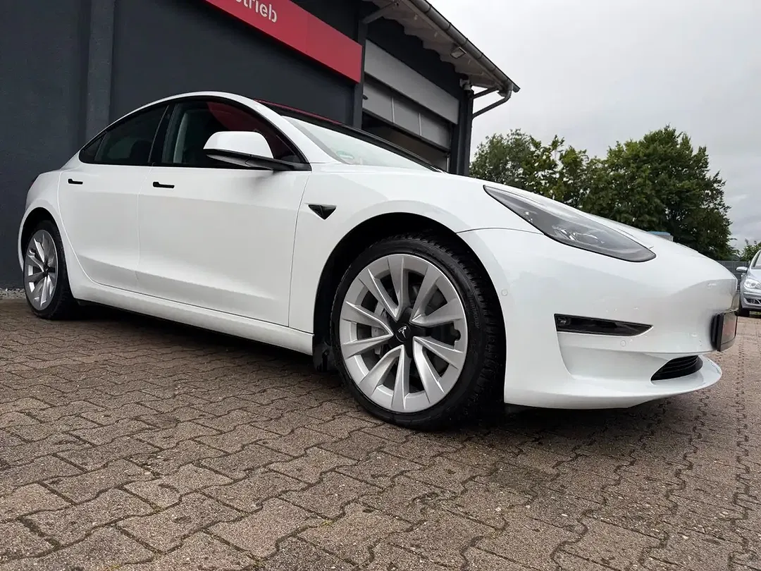 Tesla Model 3 AWD Dual Motor Long Range - Thumbnail 6