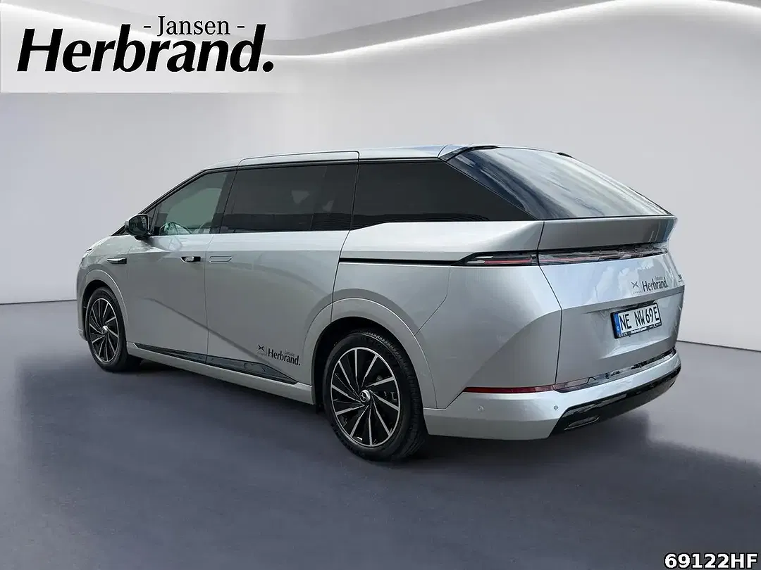 Xpeng X9 AWD Performance - Thumbnail 4