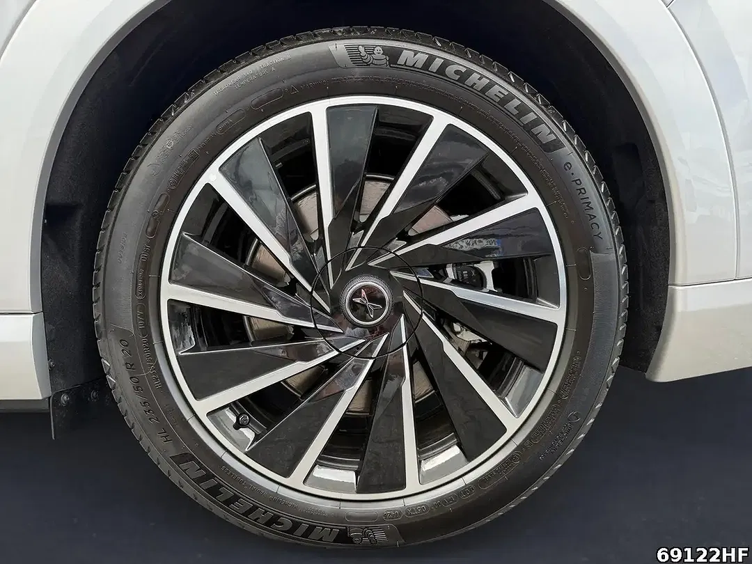 Xpeng X9 AWD Performance - Thumbnail 5