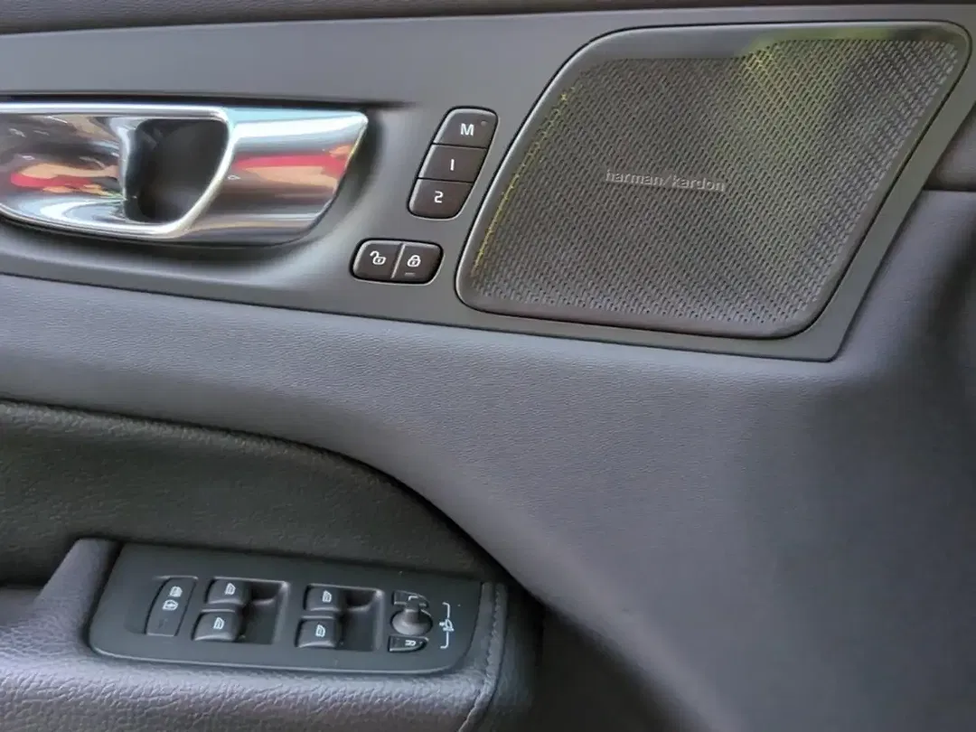 Volvo XC60 T6 Recharge Inscription - Thumbnail 17