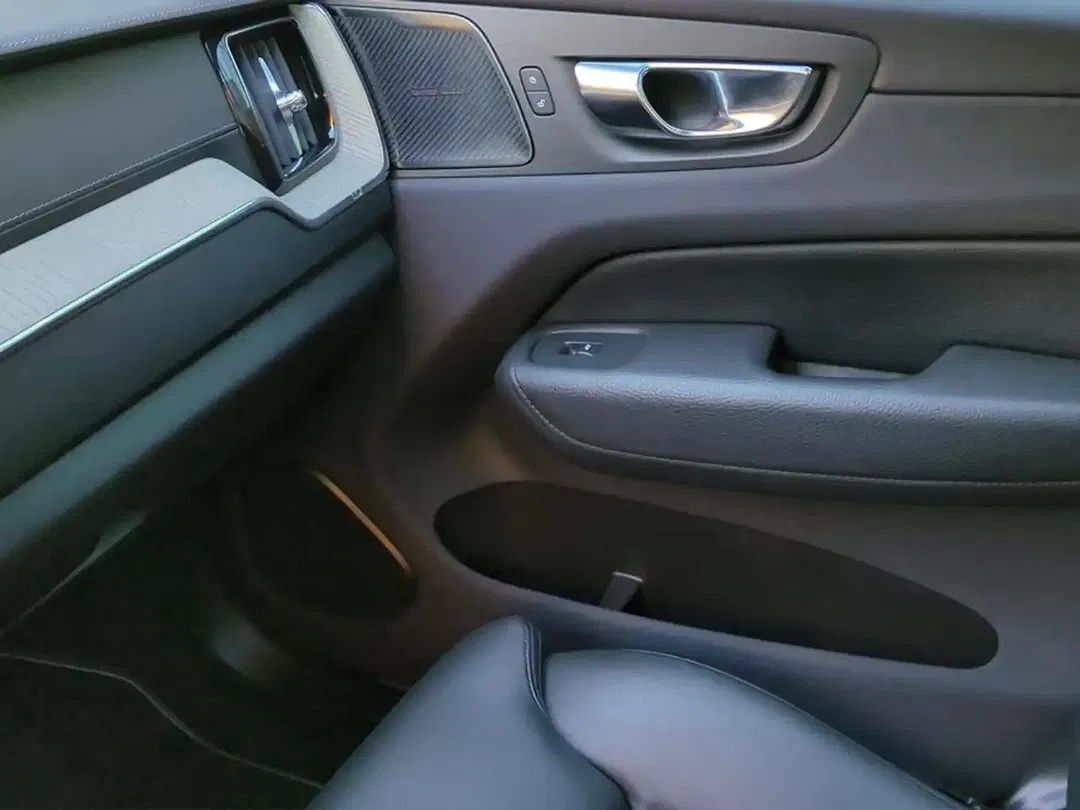 Volvo XC60 T6 Recharge Inscription - Thumbnail 19