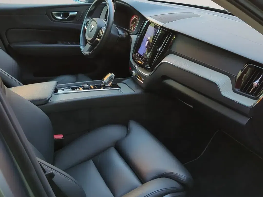 Volvo XC60 T6 Recharge Inscription - Thumbnail 25