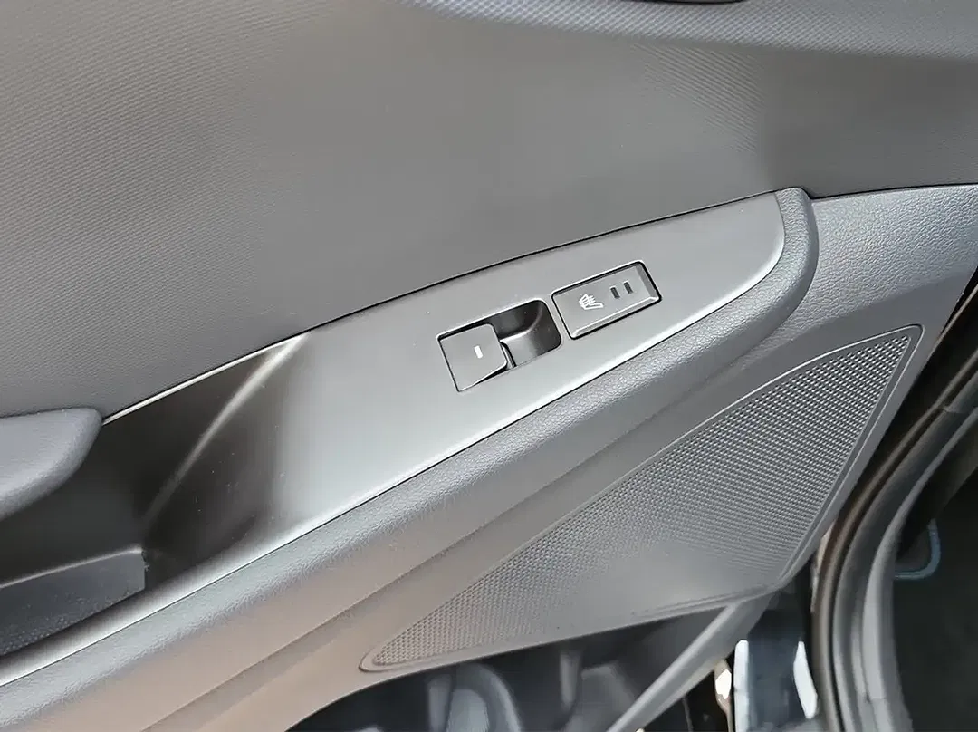 Hyundai IONIQ Premium - Thumbnail 17