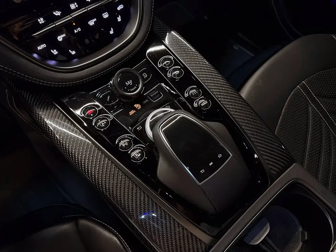 Aston Martin DBX 707 - Thumbnail 14