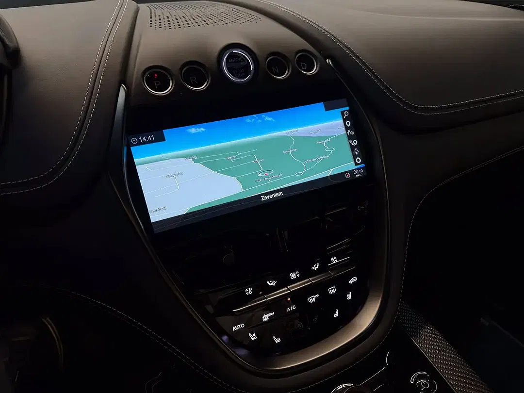 Aston Martin DBX 707 - foto 15