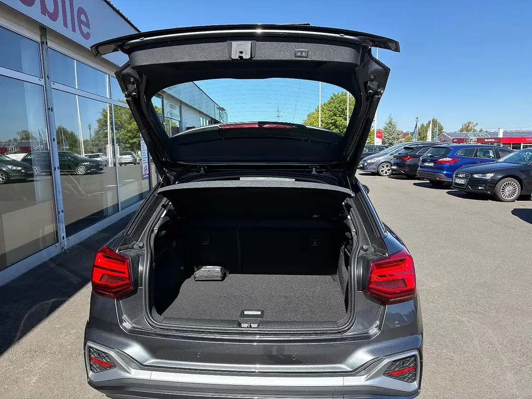 Audi Q2 35 TFSI AUT Matrix LED S line - Thumbnail 18