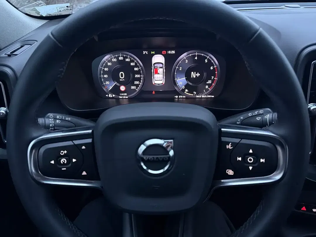 Volvo XC40 Momentum Core - foto 8