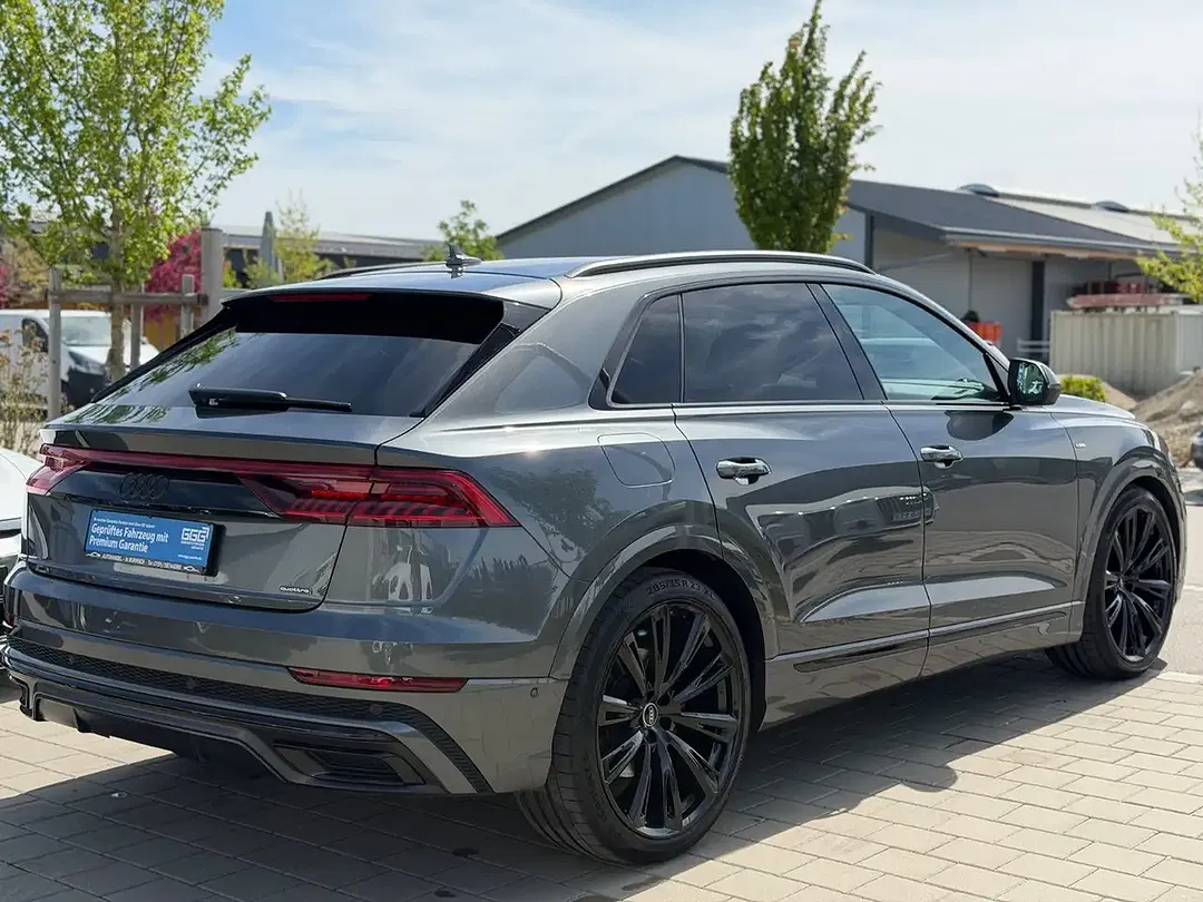 Audi Q8 55 TFSI e quattro S line - Thumbnail 9