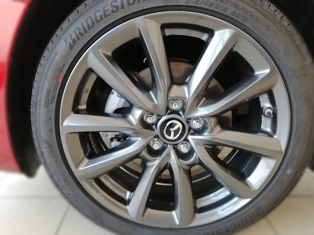 Mazda 3 Centre-Line - Thumbnail 4