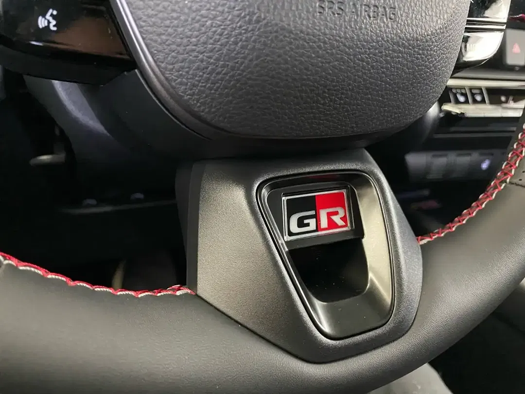 Toyota C-HR PHEV GR Sport - Thumbnail 11