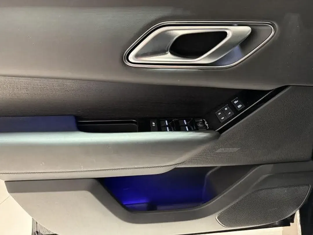 Land Rover Range Rover Velar D300 - Thumbnail 12