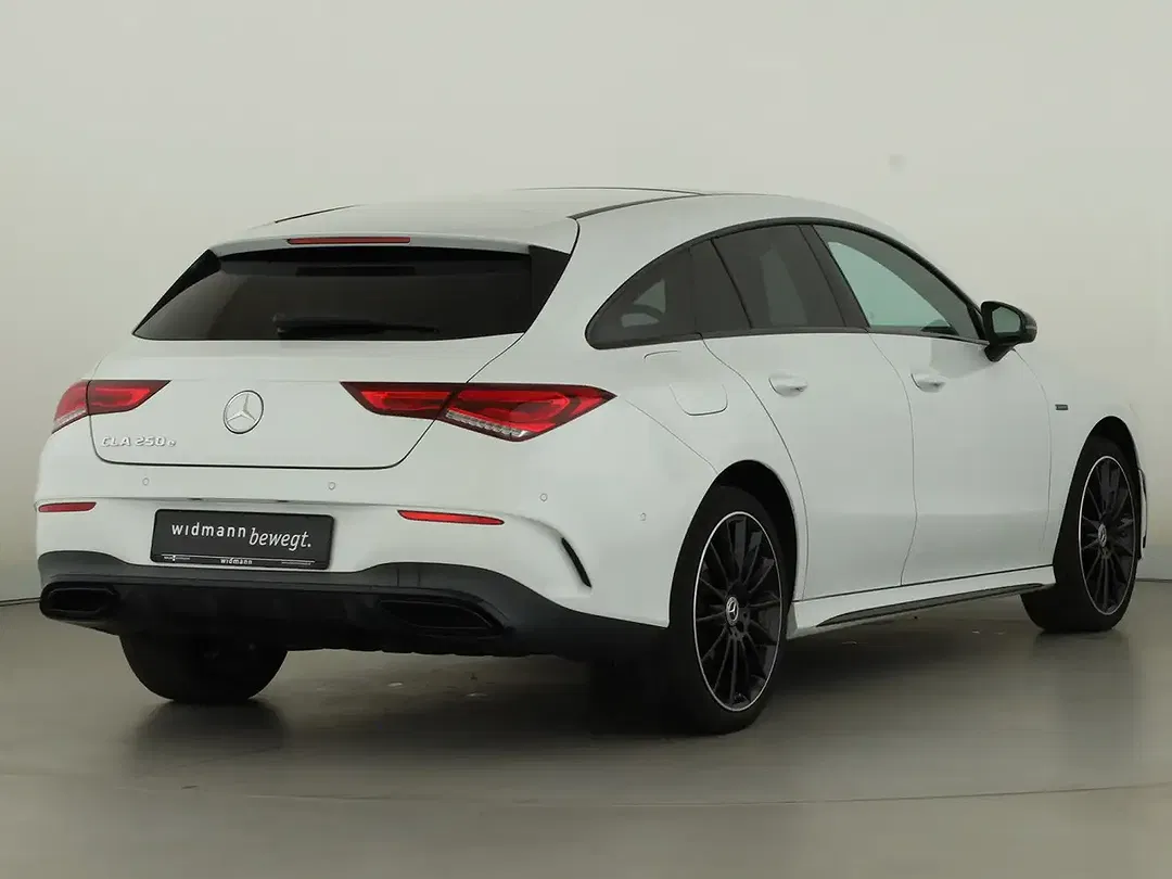 Mercedes-Benz CLA 250 AMG Edition - foto 2