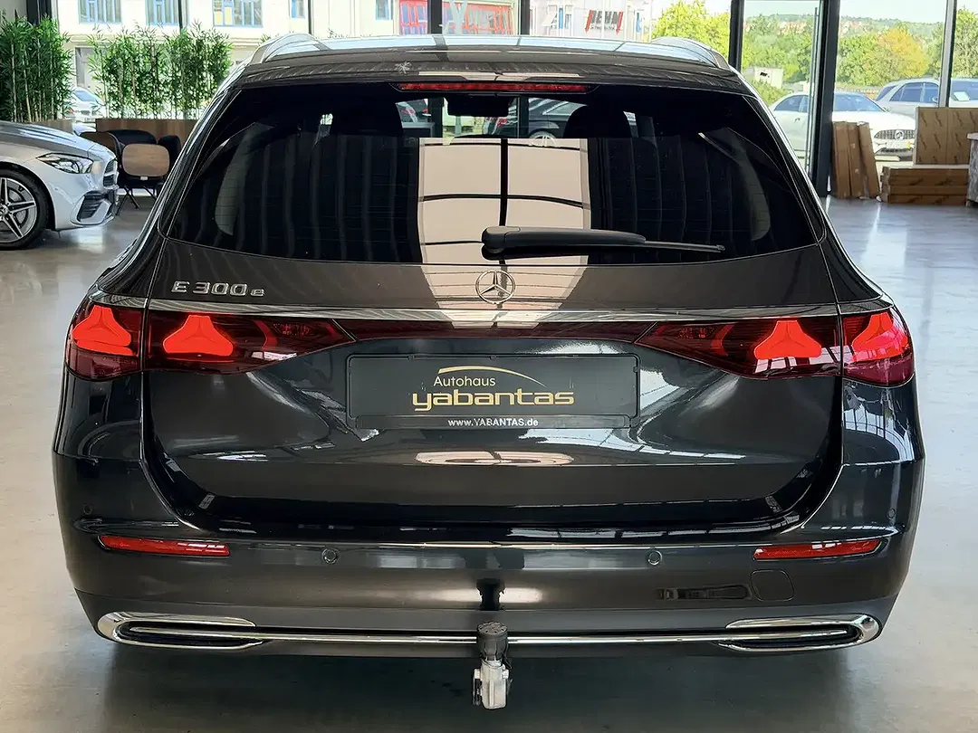 Mercedes-Benz E 300 Avantgarde Advanced - Thumbnail 5