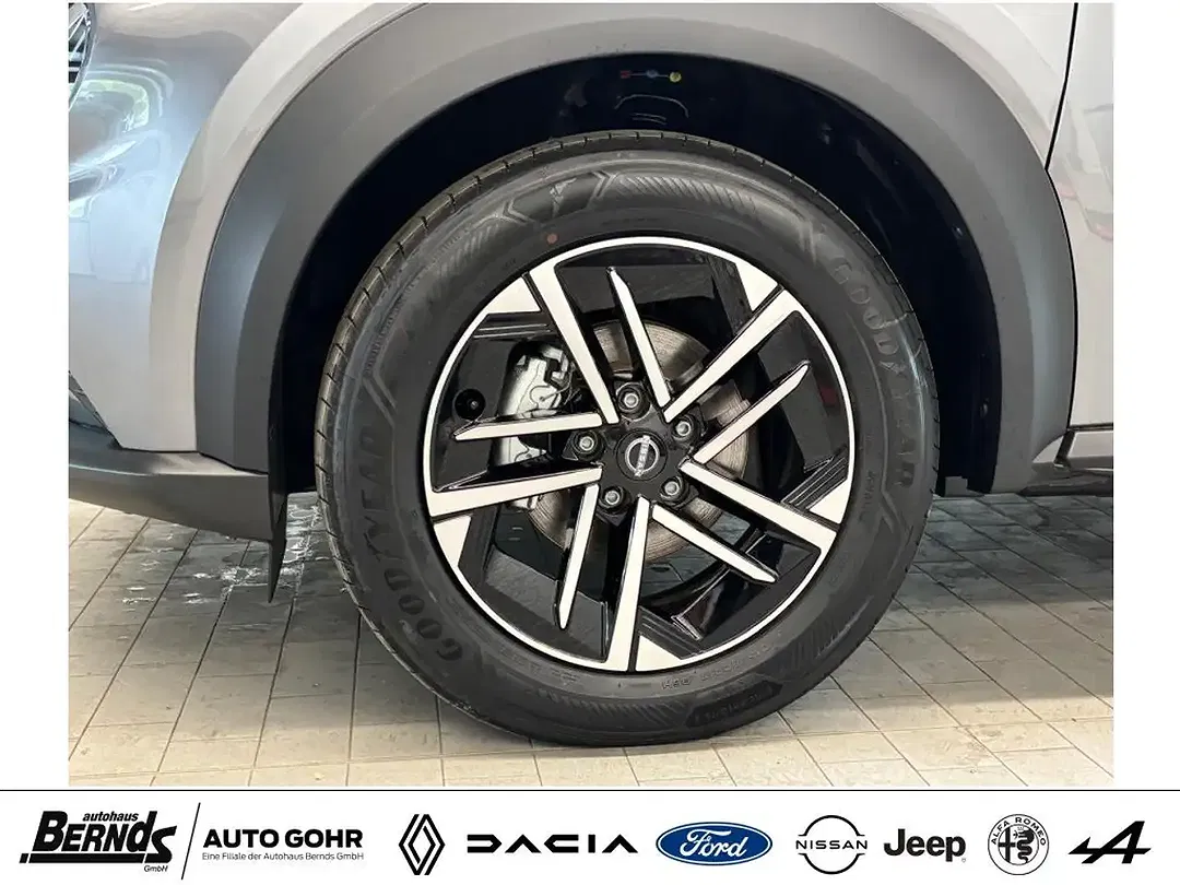 Nissan Juke 1.6 Hybrid 4AMT N-Connecta - foto 30