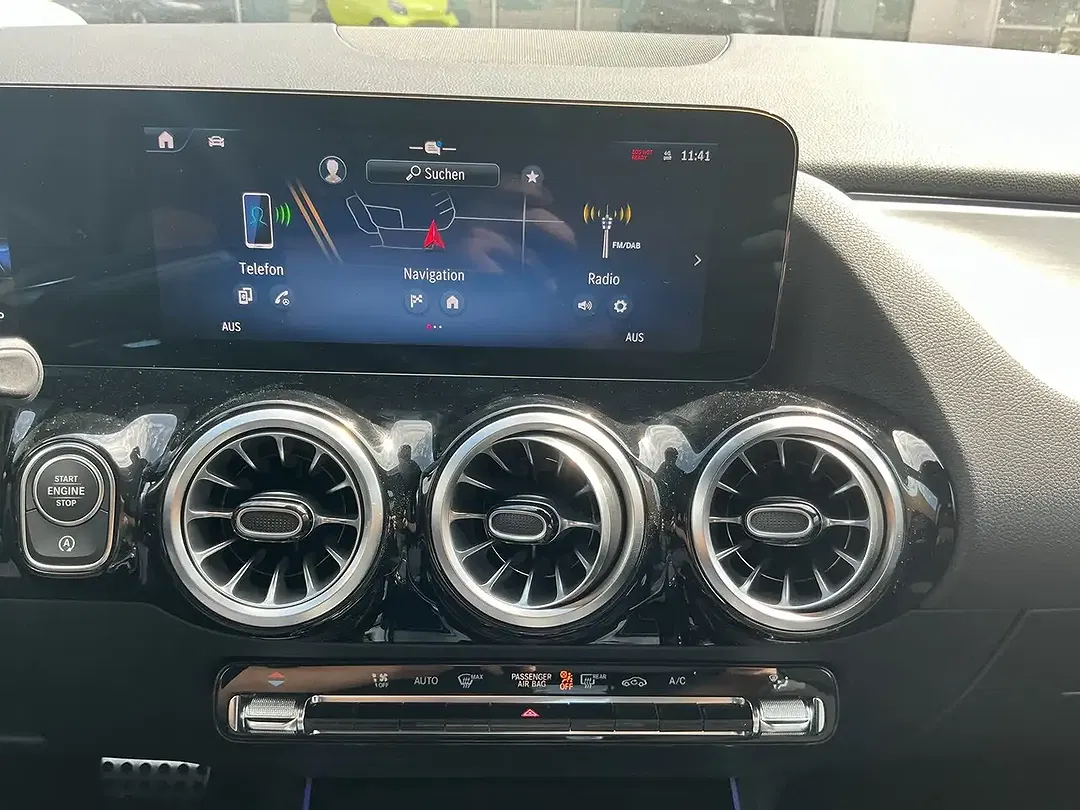 Mercedes-Benz GLA 200 AMG Line Edition - foto 14