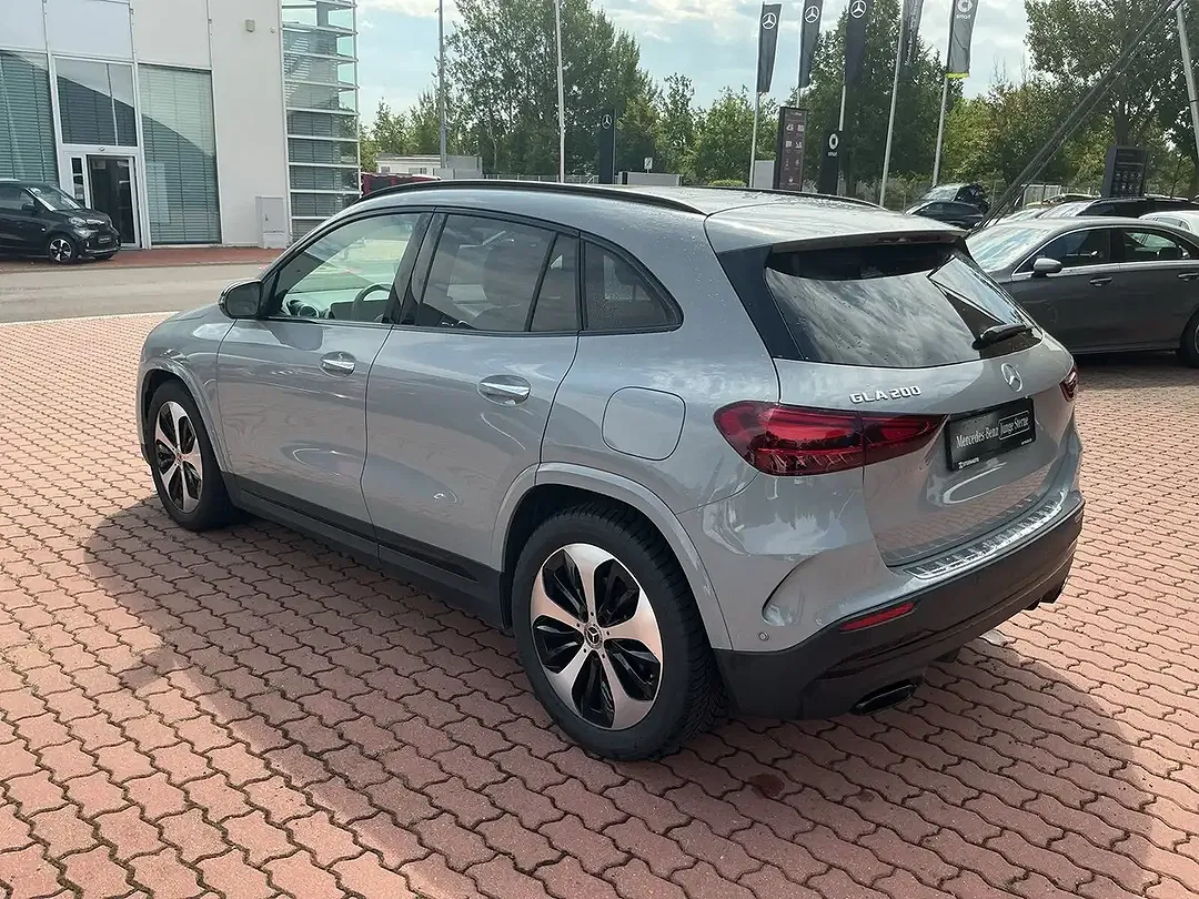 Mercedes-Benz GLA 200 AMG Line Edition - Thumbnail 5