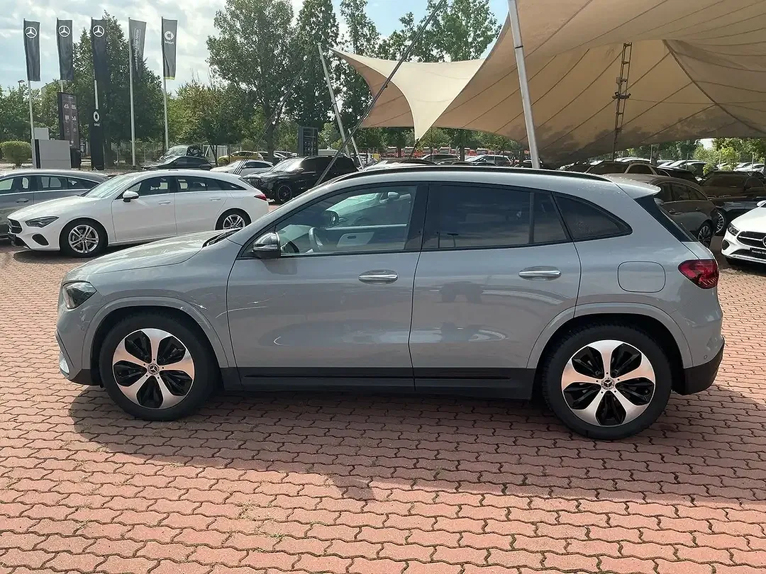 Mercedes-Benz GLA 200 AMG Line Edition - Thumbnail 6