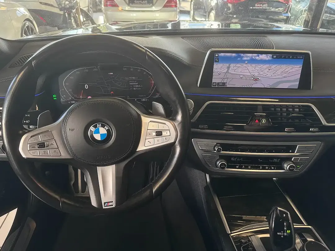 BMW 730 xDrive 4x4 M Sport - Thumbnail 5