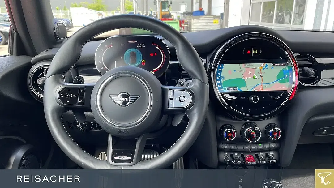 MINI John Cooper Works Cabrio - Thumbnail 5