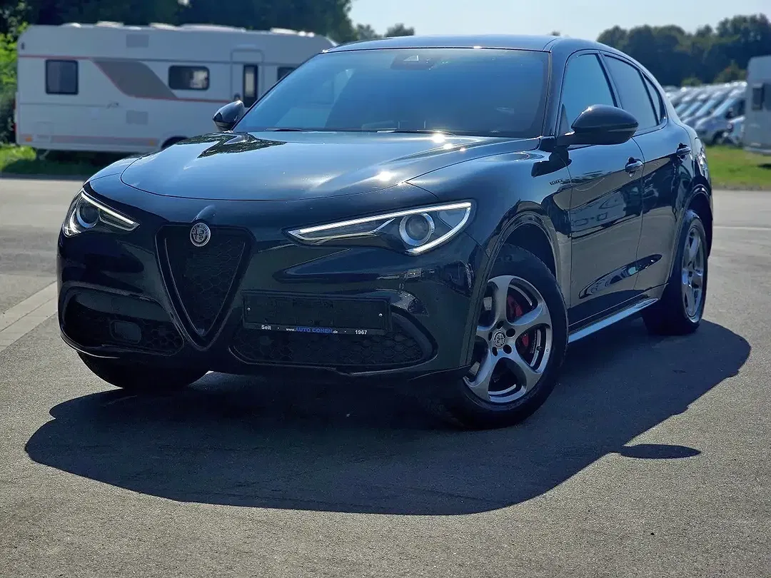 Alfa Romeo Stelvio 2.2 16V Diesel 4x4 Veloce - Thumbnail 1