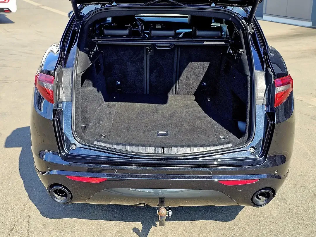 Alfa Romeo Stelvio 2.2 16V Diesel 4x4 Veloce - Thumbnail 11