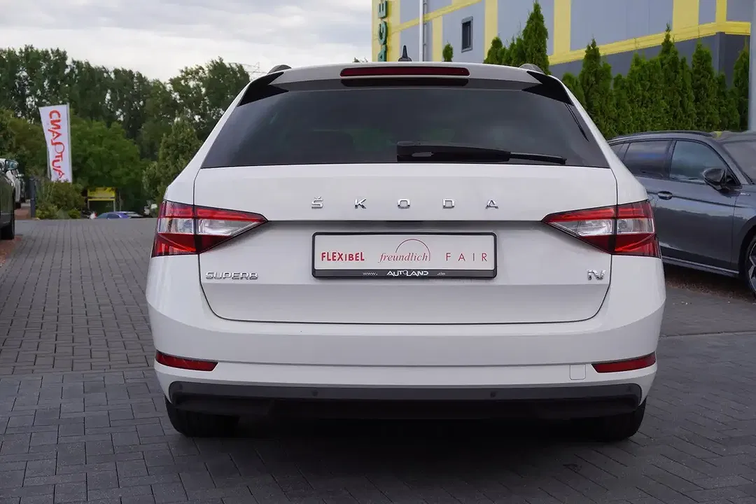Skoda Superb 1.4 iV Combi Style - Thumbnail 3