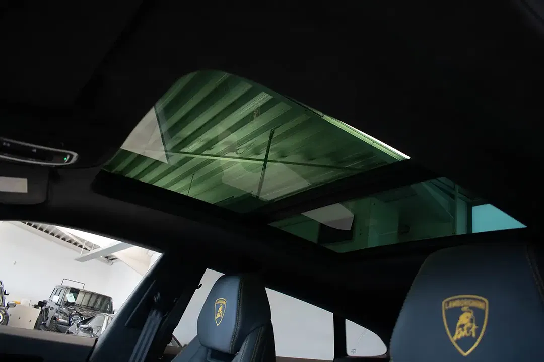 Lamborghini Urus V8 Twin-Turbo - Thumbnail 11