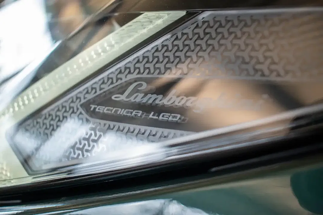 Lamborghini Urus V8 Twin-Turbo - Thumbnail 12