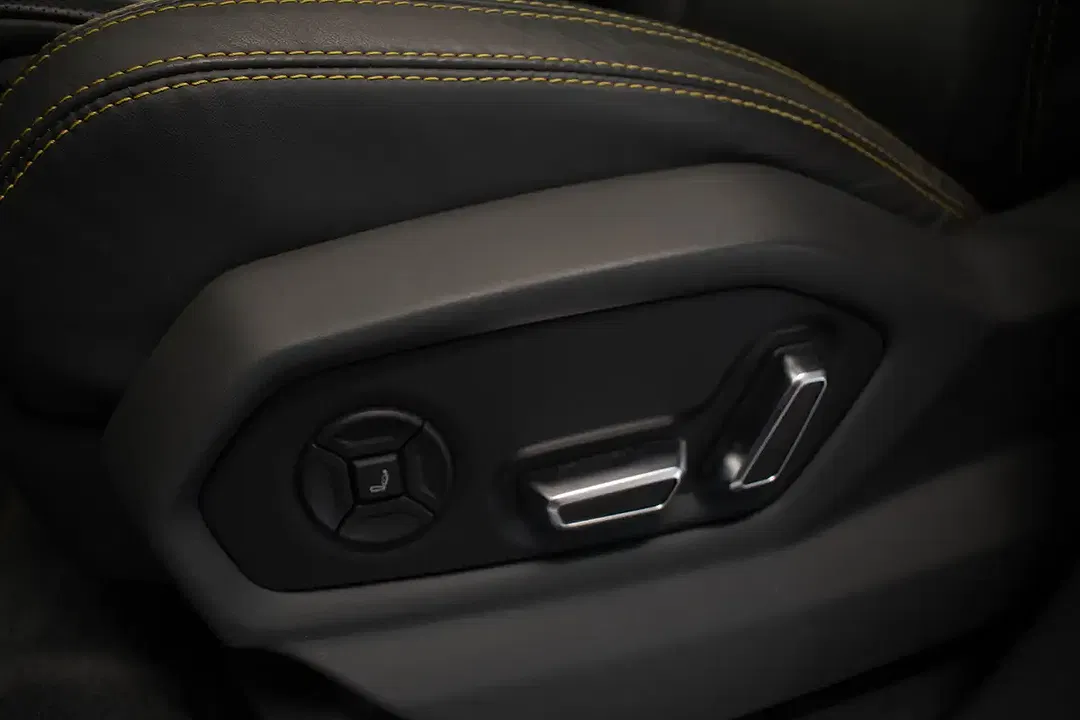 Lamborghini Urus V8 Twin-Turbo - Thumbnail 14