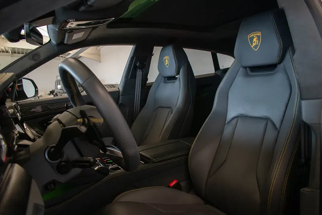 Lamborghini Urus V8 Twin-Turbo - Thumbnail 8