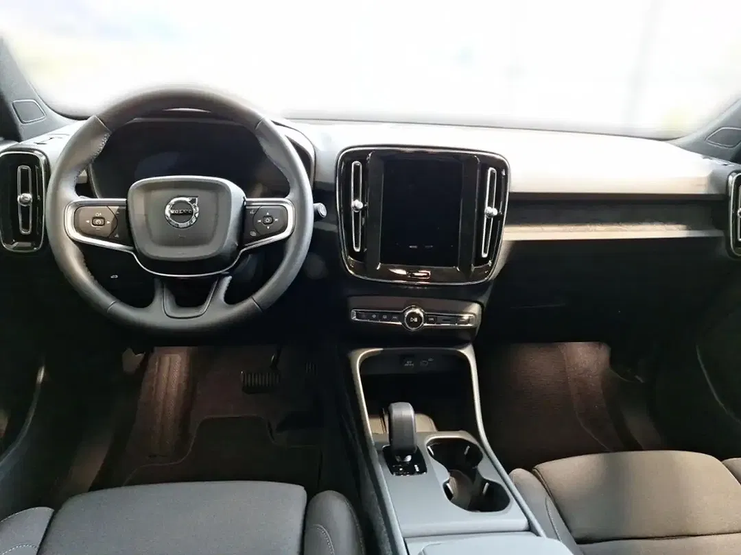 Volvo EX40 Single Motor Plus Dark - Thumbnail 10