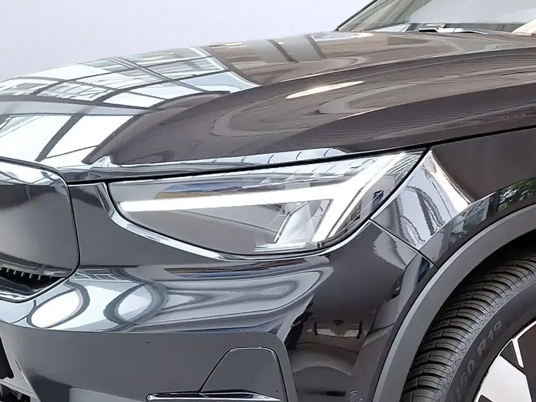 Volvo EX40 Single Motor Plus Dark - Thumbnail 5