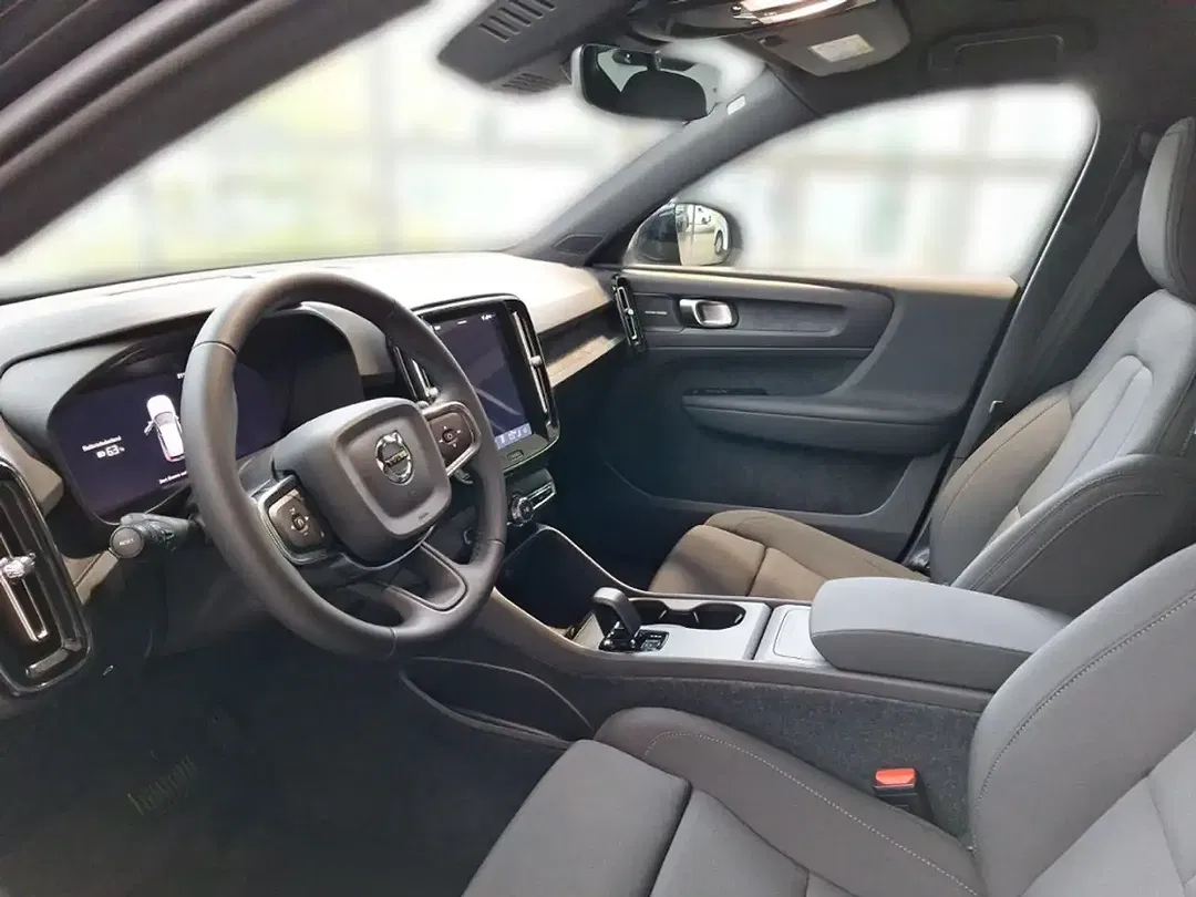 Volvo EX40 Single Motor Plus Dark - Thumbnail 7
