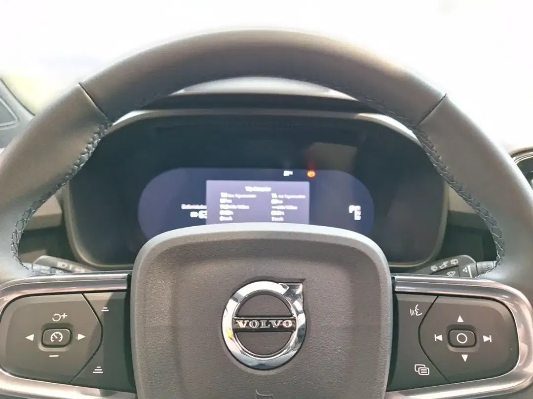 Volvo EX40 Single Motor Plus Dark - Thumbnail 8