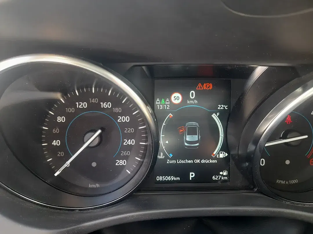 Jaguar F-Pace 20d 4x4 Prestige - Thumbnail 11