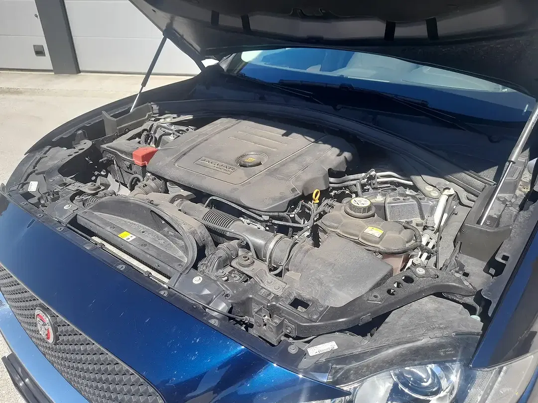 Jaguar F-Pace 20d 4x4 Prestige - foto 15