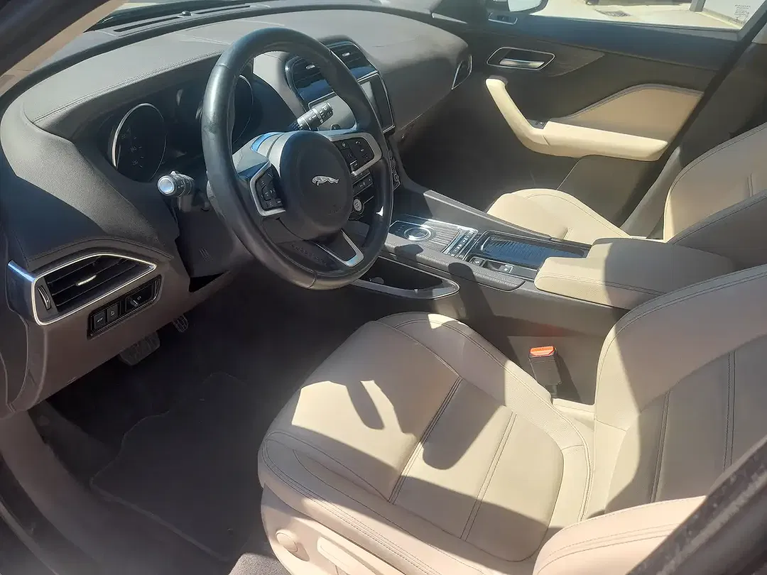 Jaguar F-Pace 20d 4x4 Prestige - Thumbnail 7