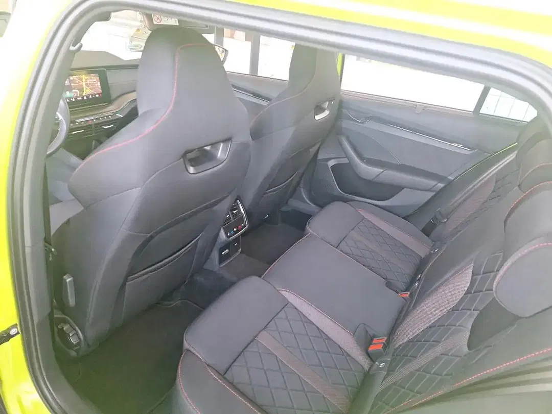 Skoda Octavia iV vRS Combi - Thumbnail 8