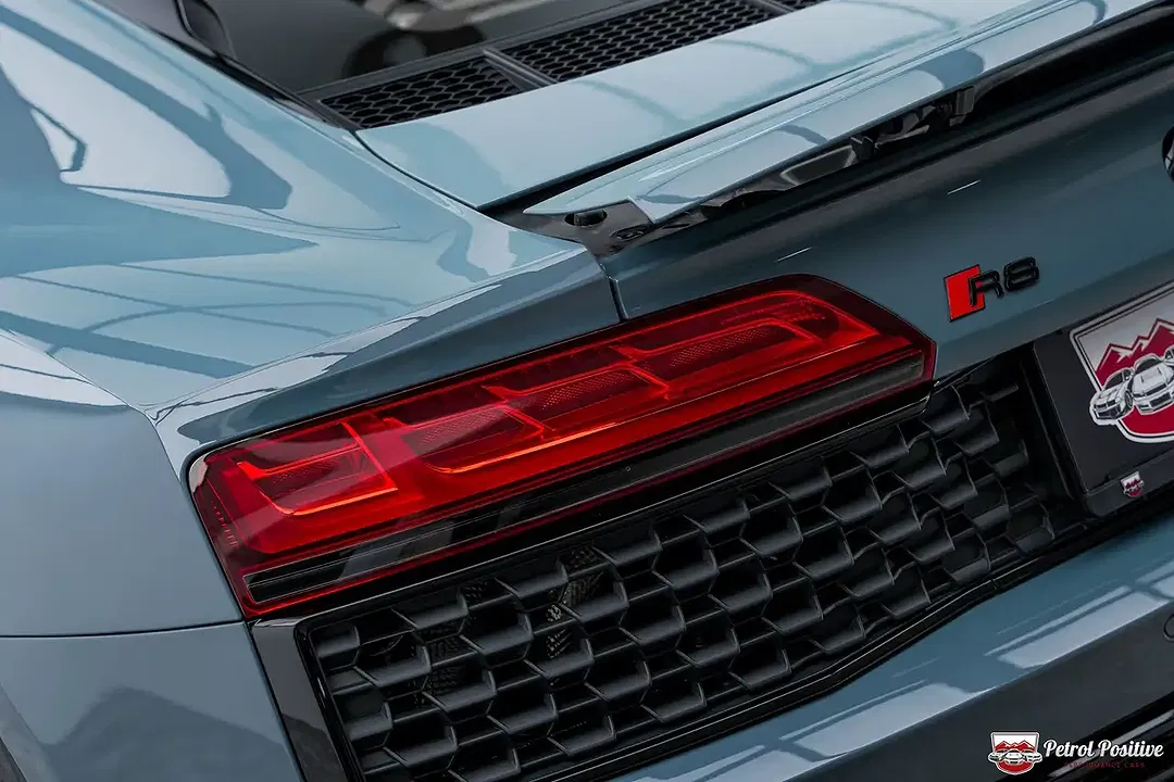 Audi R8 5.2 V10 FSI quattro - Thumbnail 24